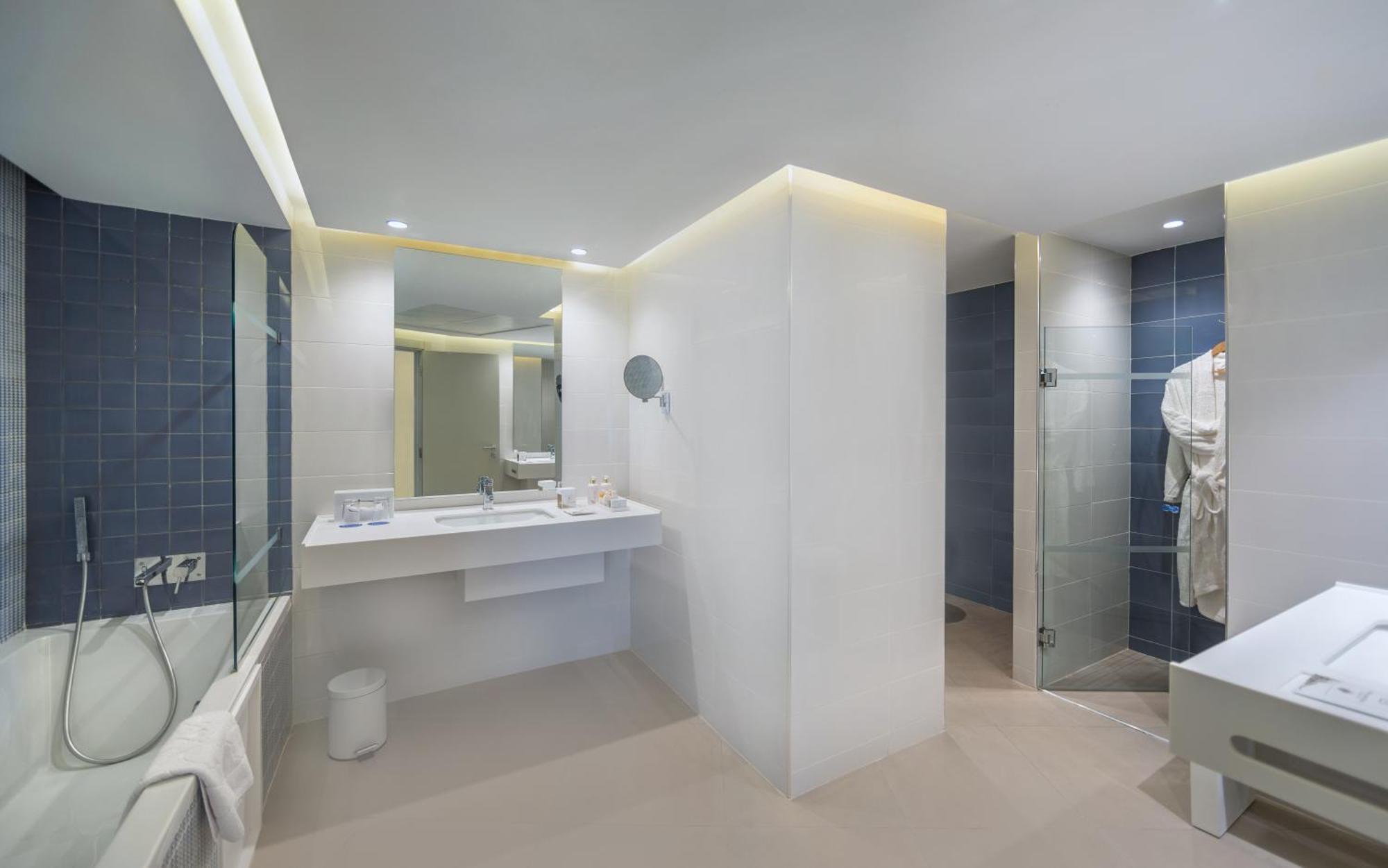 Royal Azur Thalassa 함마메트 외부 사진 Bathroom