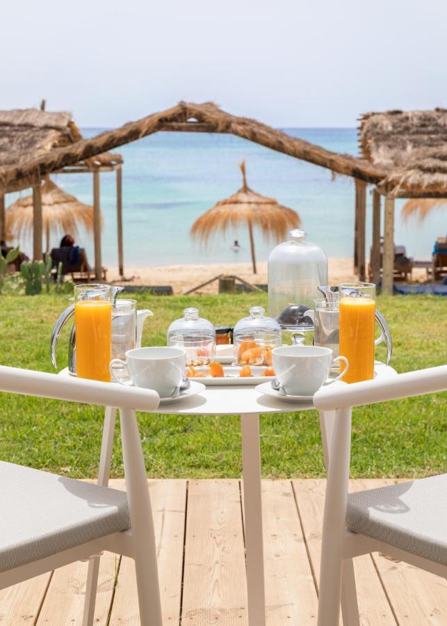 Royal Azur Thalassa 함마메트 외부 사진 Breakfast at the beach